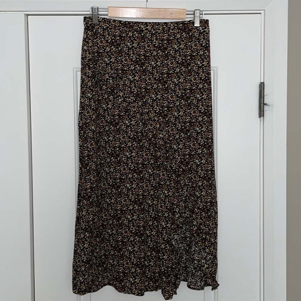 Banana Republic Ruffled Floral Midi Skirt - Color Brown Multi - Size 6